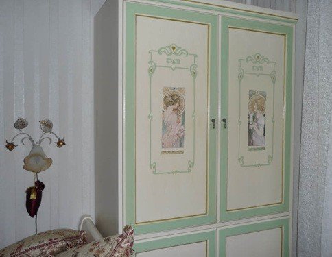 decoupage old cabinet