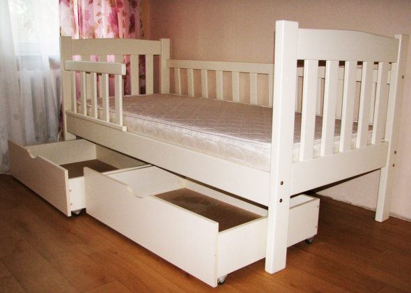 children's wooden bed