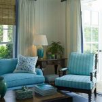 sofa turquoise in de woonkamer