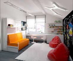 Znane rozwiązania dla małych mieszkań - rozkładana sofa