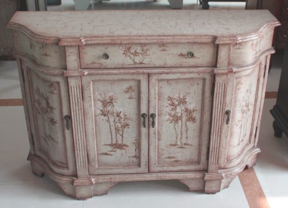 chest of drawers in provencal style