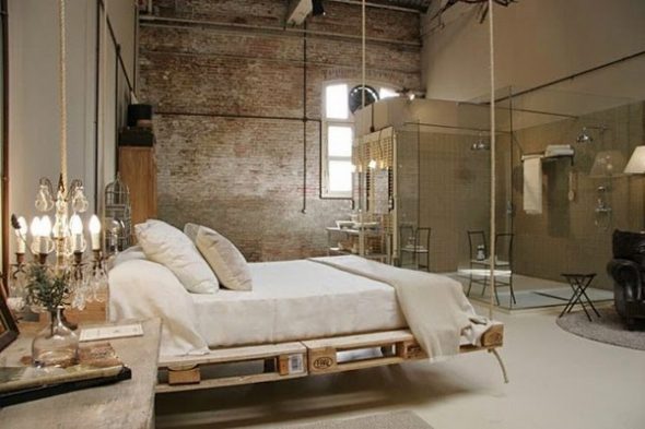 bed of suspended pallets
