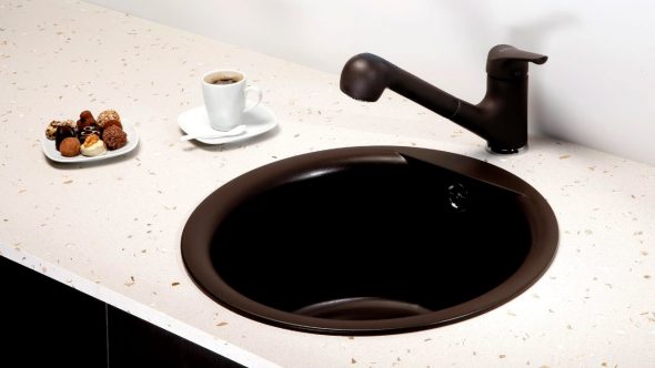 hole under the round sink