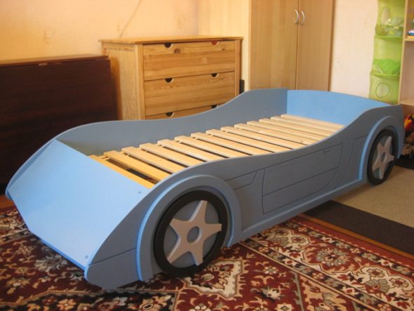 легло машина с ламели