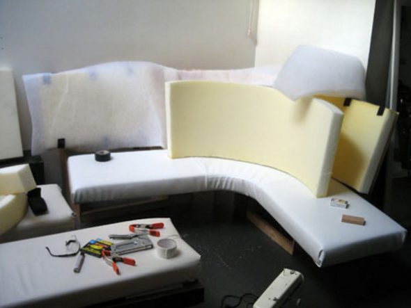 kárpitozott kanapé