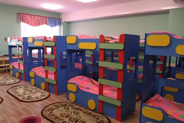 سرير بطابقين لرياض الأطفال