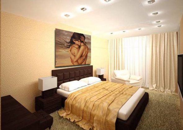 Peki erkek ve kadın - romantik bir çiftin bir resmi asmak için yatak odasında.