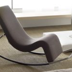 ergonomická židle s podnožkou