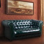 zielona skórzana sofa
