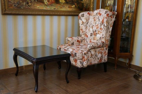 english chair with table