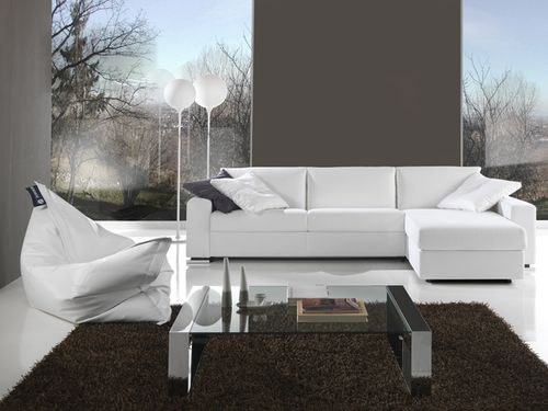 sofa putih yang indah