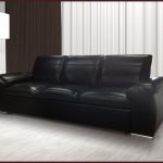 sofa kulit hitam