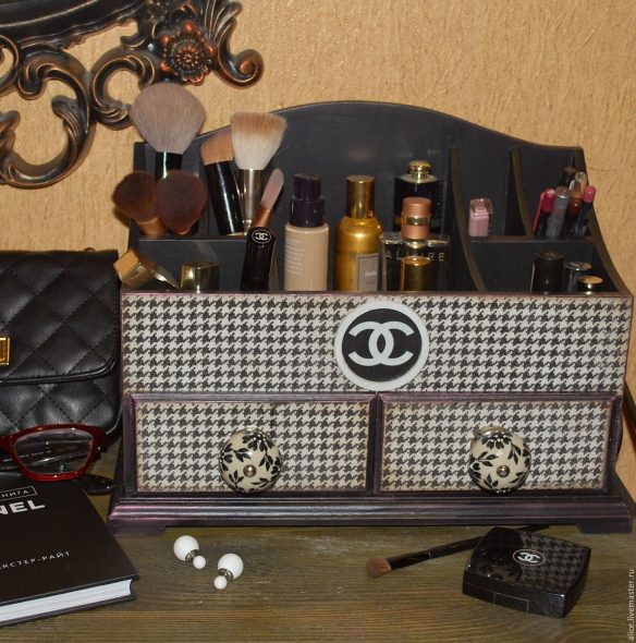 dresser for cosmetics Chanel