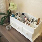 dresser for cosmetics 3 drawers