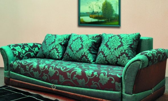 green sofa photo