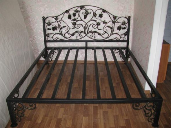 metal bed frame with your own hands