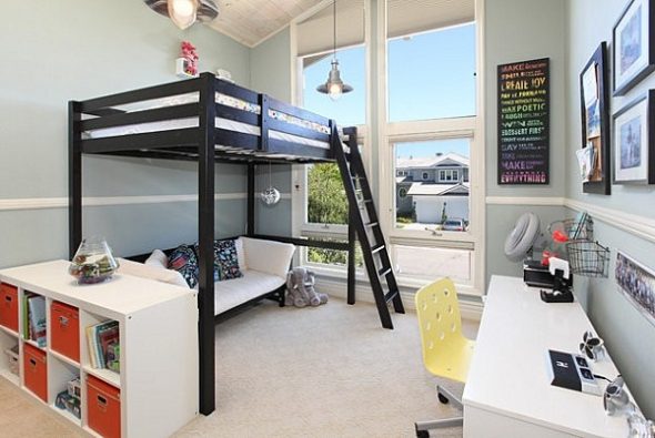 teen room with loft bed