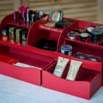 Dresser for cosmetics red