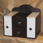 Dresser for cosmetics two-tone