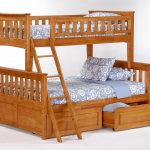 piękne drewniane łóżko dla dzieci