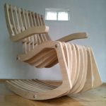 plywood stol i inredningen