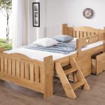 solid wood bed para sa isang bata