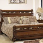 Drewniane łóżko Prowansji