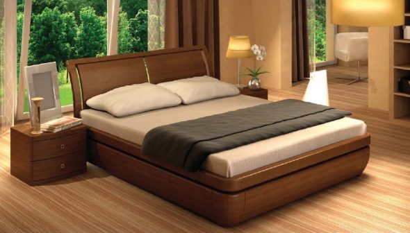 سرير الخشب الصلب