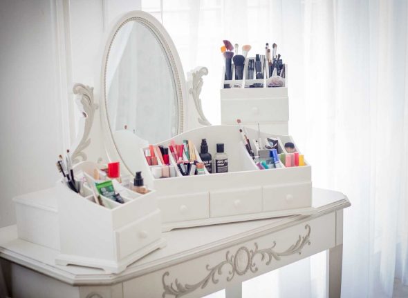 dressers for cosmetics