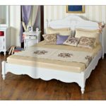 Provence krevet u spavaćoj sobi lavande