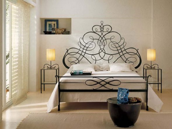 Bed - the main attribute of the Provencal bedroom