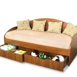 Single beds na may drawers - malaking savings sa living space