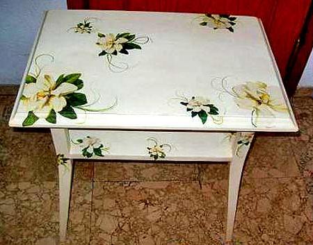 Malování dřevěný stůl