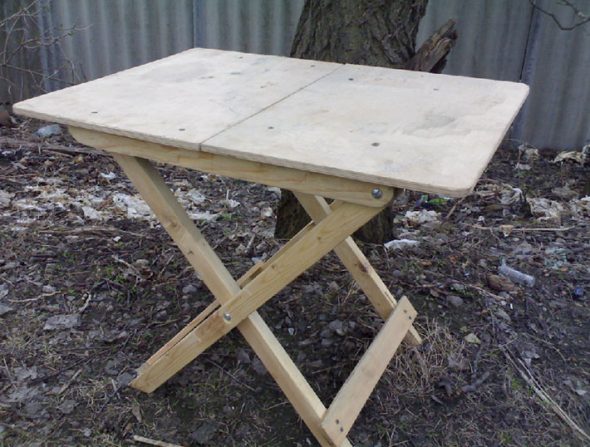 Foldable picnic table with your own hands