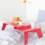 breakfast table red