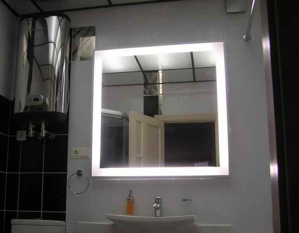 Een spiegel kiezen met licht