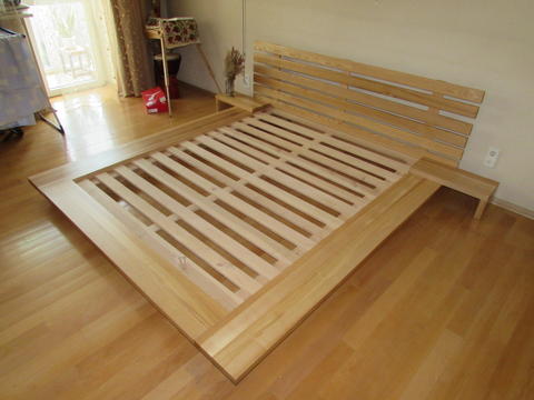 дървени дървени легла от производителя