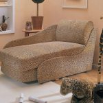 leopard łóżko krzesło