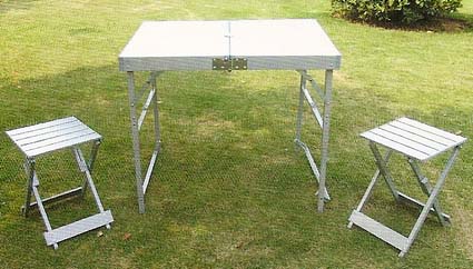 stolovi za piknik pružaju vam udobnost