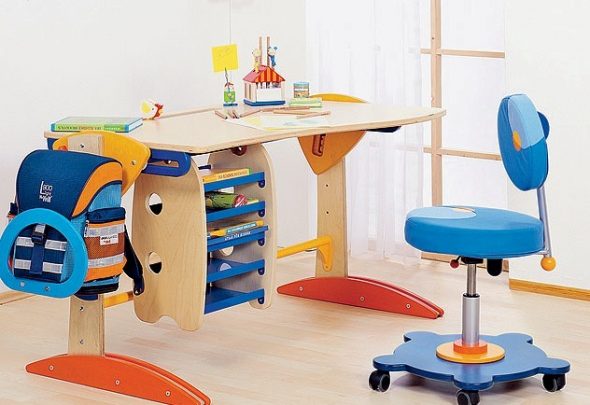 projektowanie krzeseł dla dzieci w wieku szkolnym