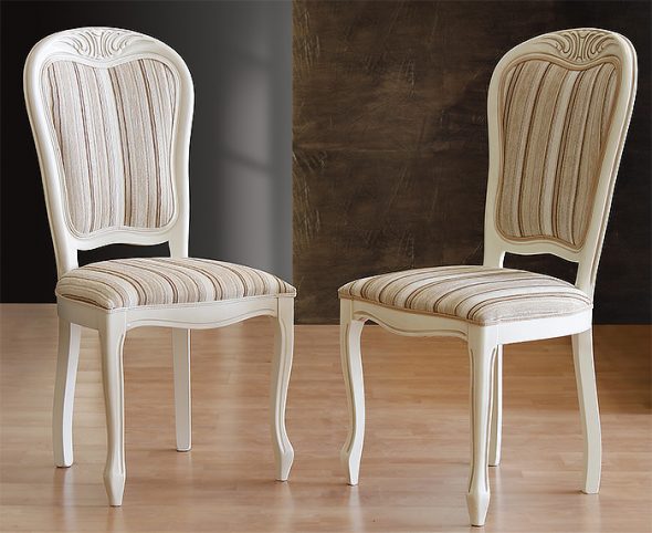 fehér székek