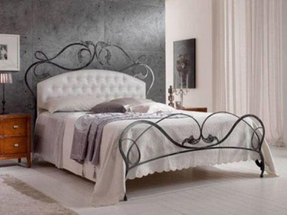 choose a bed with forged back