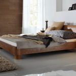 Double bed na gawa sa solid oak Condo
