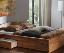 Podwójne łóżko z szufladami - komfort i praktyczność