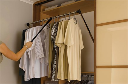 Мебелен лифт (пантограф) за връхни дрехи