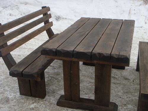 Table with simple straight legs