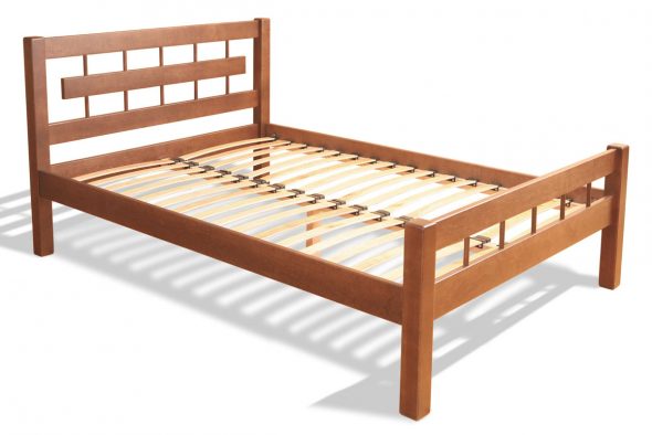 Struktura łóżka z drewnianą podstawą