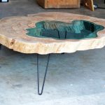 Káva zářící dřevěné stoly neobvyklého tvaru