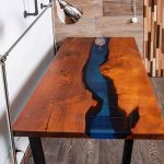 designerski drewniany stół