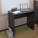 straight simple writing desk